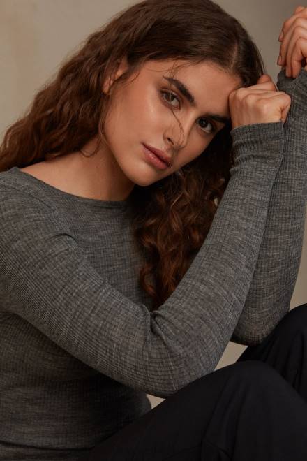 Intimissimi ženske 7481-aluminij siva mešanica oblačila 2R8X1340 volnen in svilen zgornji del z dolgimi rokavi in ​​okroglim izrezom